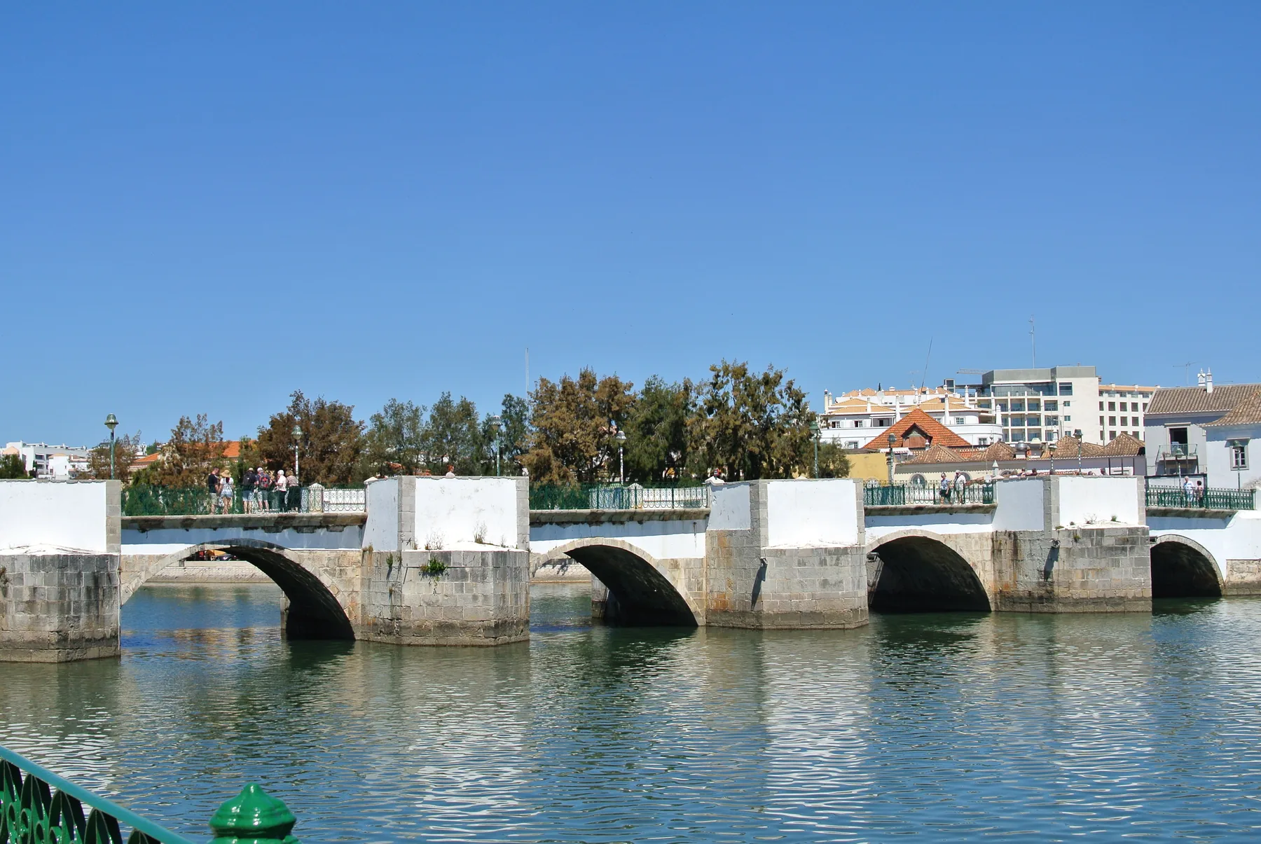 De oude brug over de Gilão in Tavira